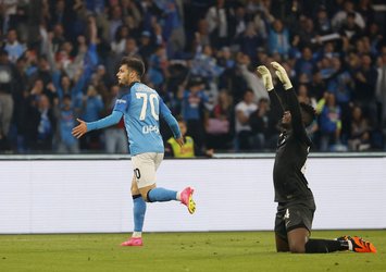 Inter Napoli'ye çarpıldı!