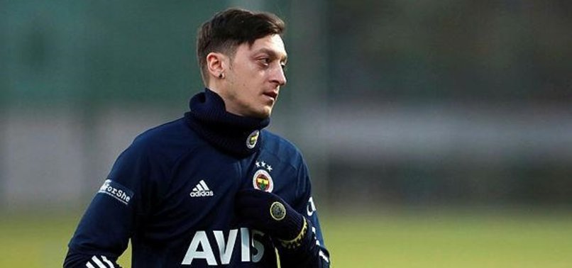 Mesut Özil Galatasaray derbisinde oynayacak mı? Fenerbahçe - Kayserispor maçı sonrası Erol Bulut açıkladı...