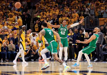 Boston Indiana'yı süpürerek ilk finalist oldu!