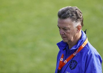 Louis van Gaal Norveç maçında yer alamayacak!