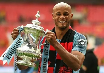 Kompany Manchester City'den ayrılıyor