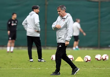 Beşiktaş'ta hücum tamam, sıra savunmada
