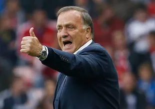 Fenerbahçe'den Dick Advocaat'a yeni sözleşme