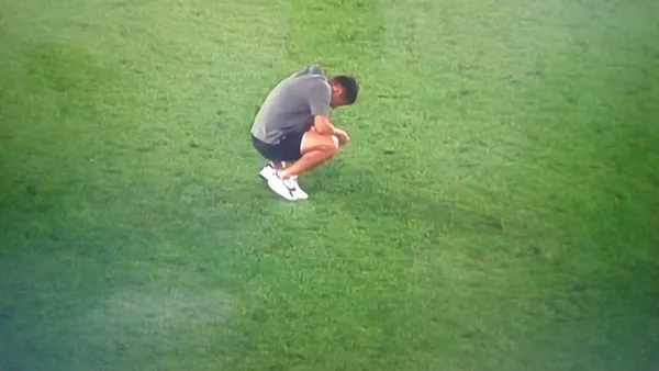 Maç sonu o anlar! Emre Belözoğlu sahaya döndü ve... - 2