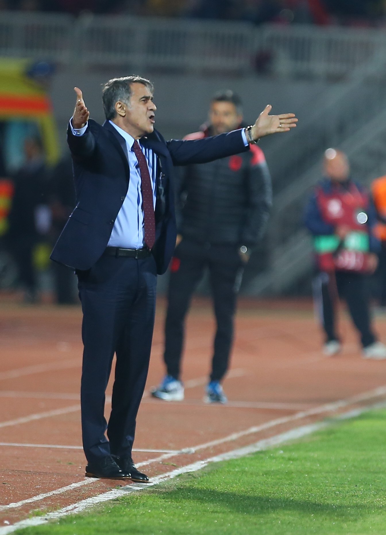 Usta yazarlar Arnavutluk - Türkiye maçını değerlendirdi!