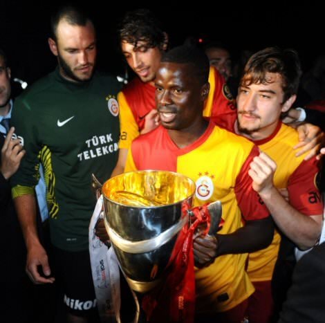 Selçuk Dereli’den Fenerbahçelileri çıldırtan tweet!