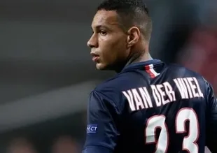 Van der Wiel'de flaş gelişme! "PSG'de kalsın"