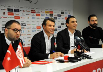 Antalyaspor 3 oyuncuyla yollarını ayırdı