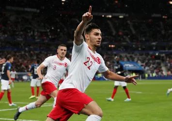Kaan Ayhan yeni takımını açıkladı!