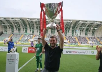 Akhisarspor'da Okan Buruk'la yollar ayrıldı