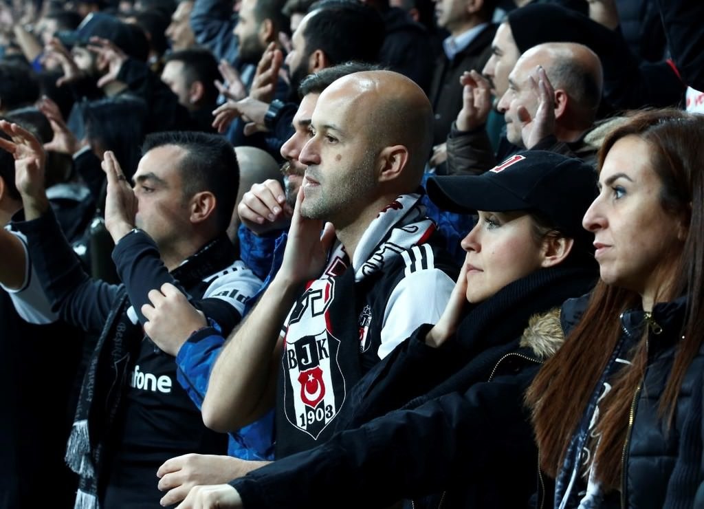Beşiktaş-Benfica mücadelesinden kareler