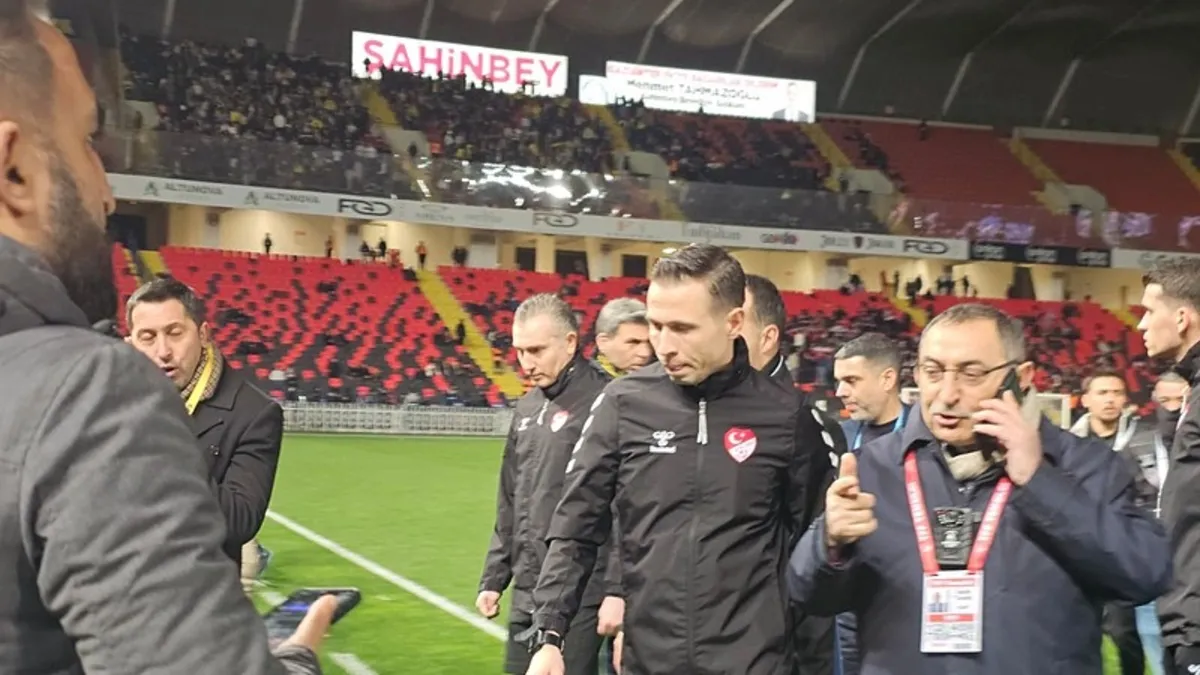 Fenerbahçe maçı zamanında başlayamadı! İşte nedeni