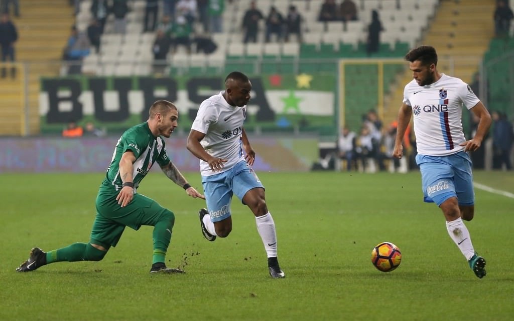 Bursaspor-Trabzonspor karşılaşmasından kareler