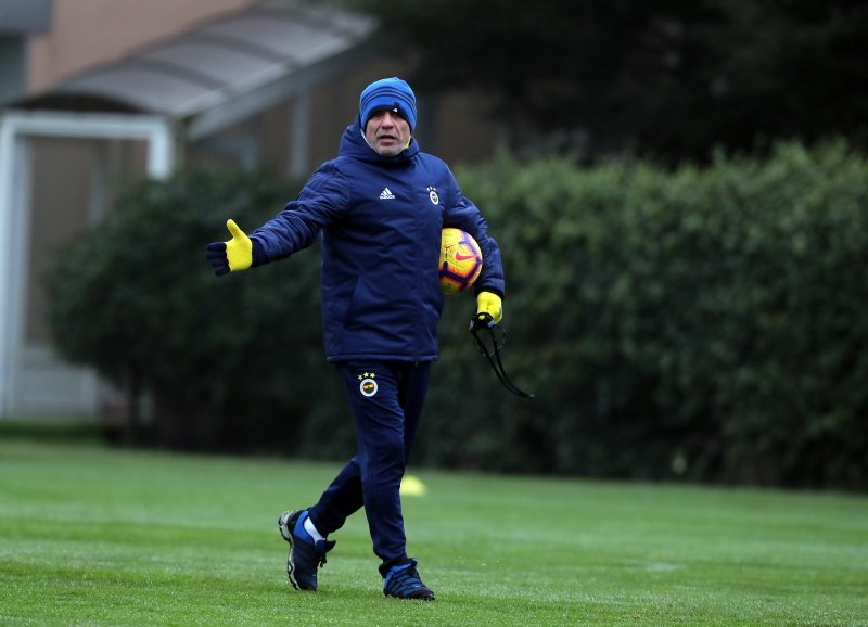 Fenerbahçe’de ilk yolcu belli oldu