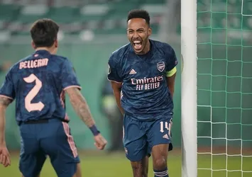 Arsenal 3 puan ile başladı!