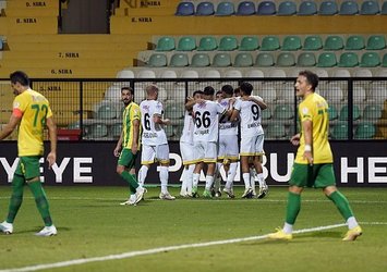 İstanbulspor 3 puanı 3 golle aldı!