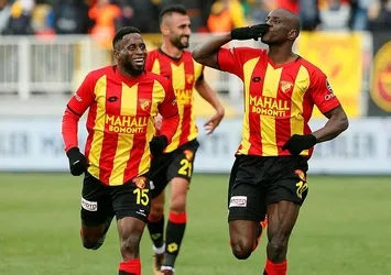Göztepe Demba Ba ile güldü