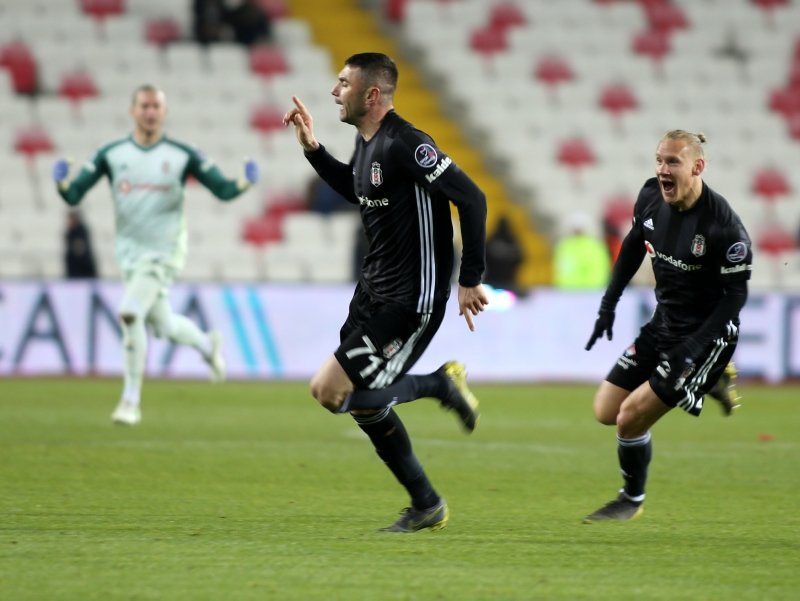 Beşiktaş’ta Burak Yılmaz formuyla göz dolduruyor!