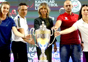 En büyük kupa sahibini arıyor