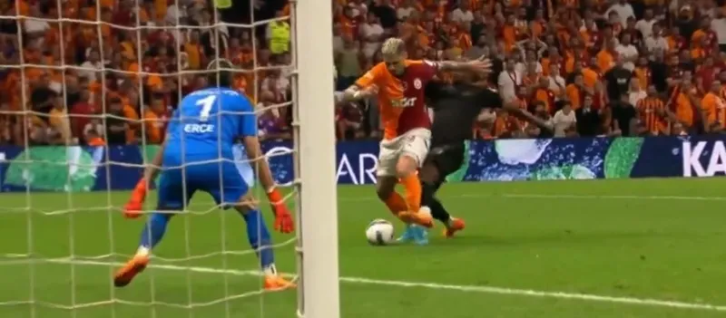 İşte Galatasaray'ın penaltı kazandığı pozisyon! - 1