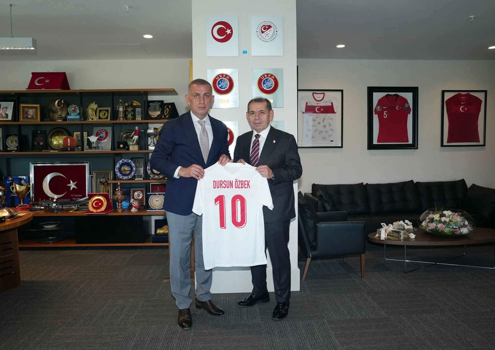 Galatasaray Başkanı Dursun Özbek'ten, TFF Başkanı İbrahim Hacıosmanoğlu'na ziyaret!