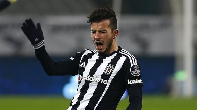 Oğuzhan Özyakup kendini yaktı!