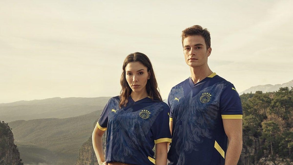 Fenerbahçe özel formasını tanıttı!