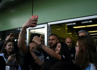 Beşiktaş'a İzmir'de çoşkulu karşılama!