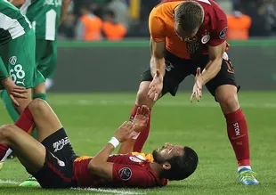 Podolski deliye döndü
