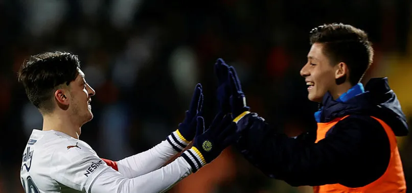 Arda Güler Mesut Özil'in doğum gününü kutladı!