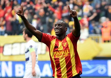 Göztepe'de Demba Ba geri dönüyor