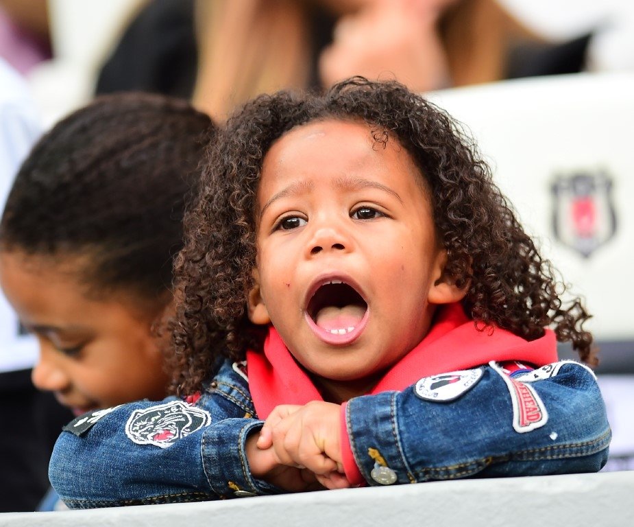 Beşiktaş tribünlerinde yenge rüzgarı