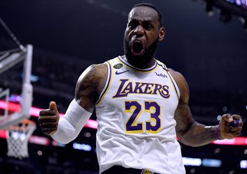 Los Angeles derbisinin kazananı Lakers!