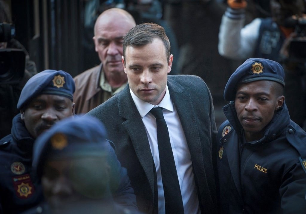 Oscar Pistorius bileklerini kesti!