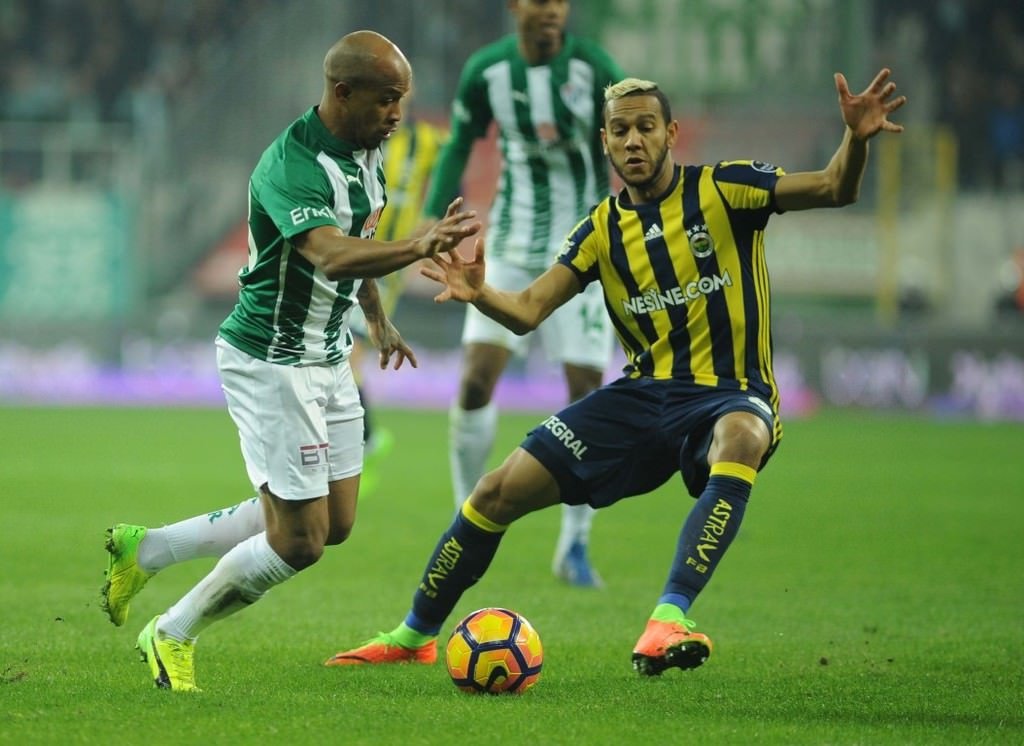 Bursaspor-Fenerbahçe karşılaşmasından kareler