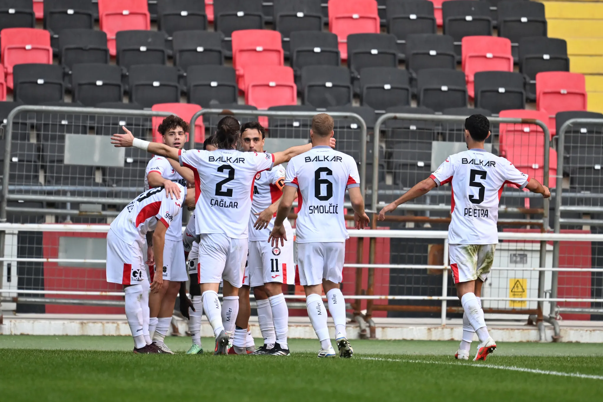 Arca Çorum FK, Gaziantep FK'yi deplasmanda 3-0 yendi