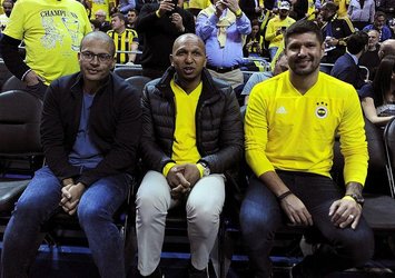 Efsaneler Ülker Spor Salonu'nda buluştu