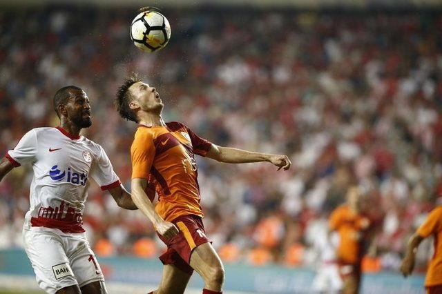 Süper Lig’de kim, ne kadar kazanıyor? İşte maaşlar...