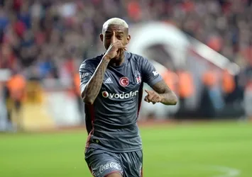 Talisca atıyor Beşiktaş kazanıyor
