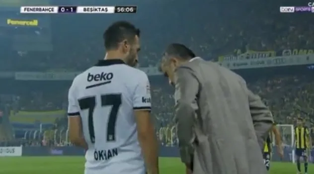 Gökhan Gönül ile Şenol Güneş arasında saha kenarında taç diyaloğu - 1
