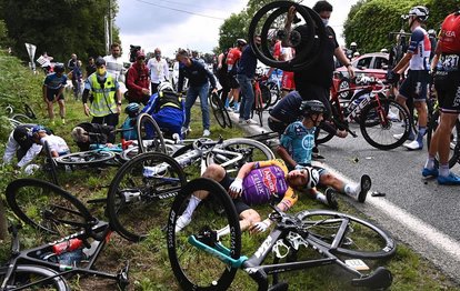 Son dakika spor haberleri: Fransa Bisiklet Turu’nda kazaya sebep olan seyirci gözaltına alındı