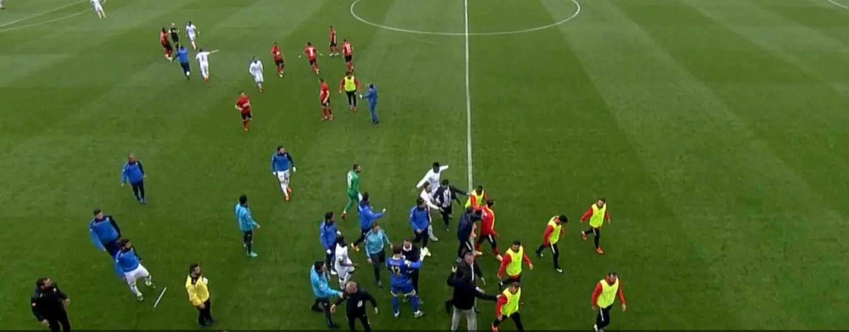 Ümraniyespor Ankaragücü maçında saha karıştı - 3