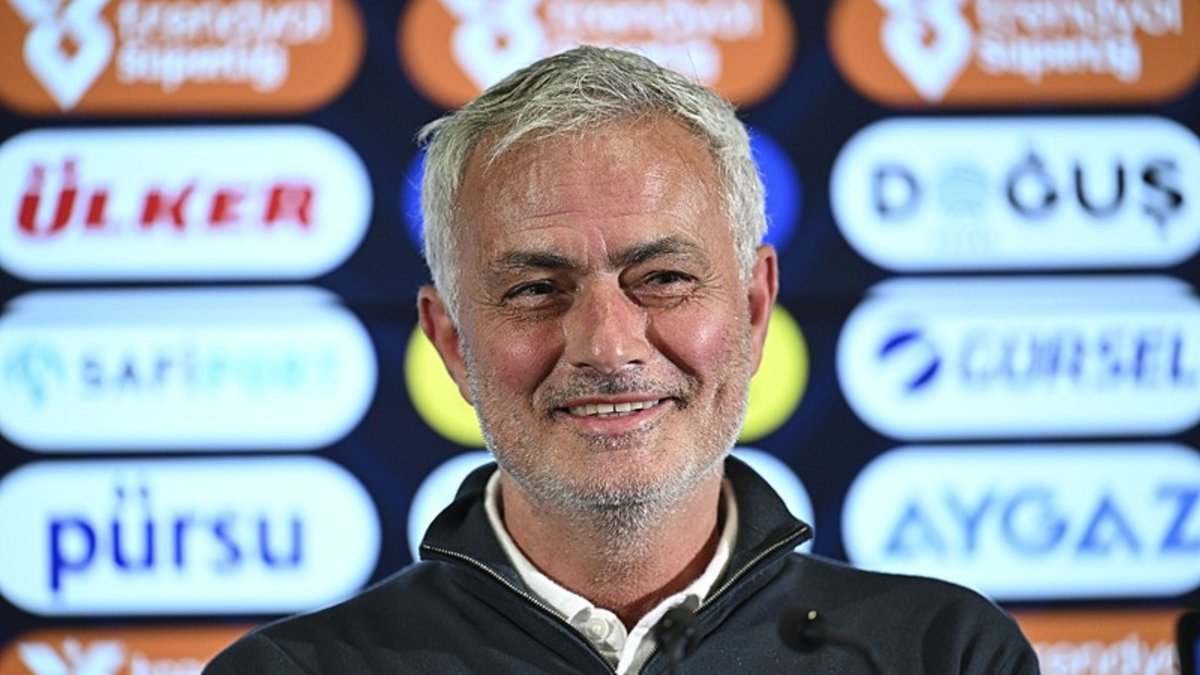 TRANSFER HABERİ: Fenerbahçe'den sürpriz stoper hamlesi! Güney Amerika'dan... TRANSFER HABERİ: Fenerbahçe'den sürpriz stoper hamlesi! Güney Amerika'dan...