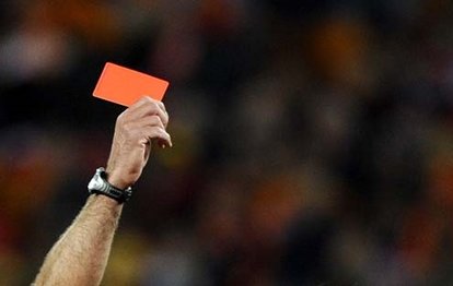 Galatasaray derbisinde Fenerbahçe 10 kişi kaldı! İşte Marcel Tisserand’ın kırmızı kart gördüğü pozisyon...