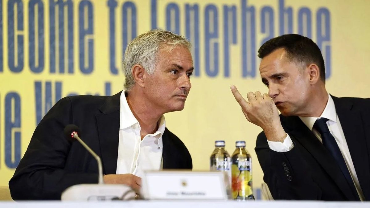TRANSFER HABERİ: Fenerbahçe'de Jose Mourinho ve Branco'dan transfer zirvesi! İlk sırada o isim var TRANSFER HABERİ: Fenerbahçe'de Jose Mourinho ve Branco'dan transfer zirvesi! İlk sırada o isim var