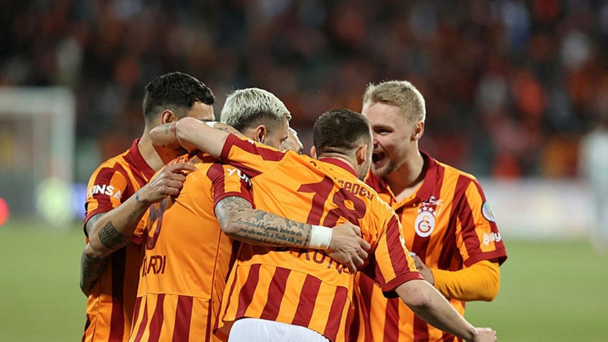 Mauro Icardi'den tarihe geçen gol! Galatasaray, Fenerbahçe karşısında 1. dakikada öne geçti