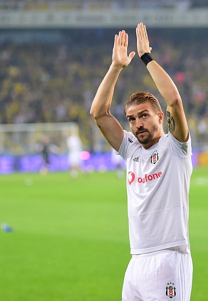 Beşiktaş’ta Vida sol beke!