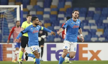 Napoli 10 kişi kalsa da kazanmasını bildi