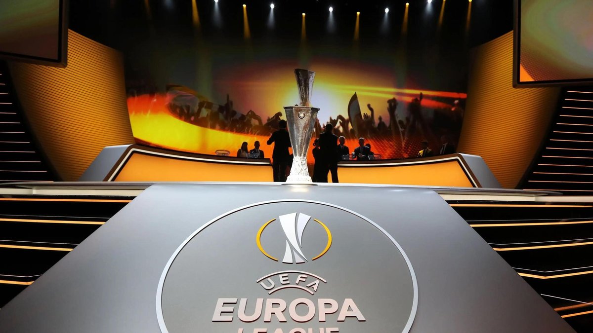 Fenerbahçe ve Galatasaray'ın maç saatleri belli oldu! Fenerbahçe ve Galatasaray'ın maç saatleri belli oldu!
