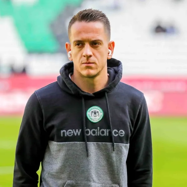 SON DAKİKA: Beşiktaş'ın yeni transferi Amir Hadziahmetovic İstanbul'a geliyor! - 1